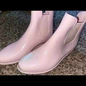 Size 10 Rain boots